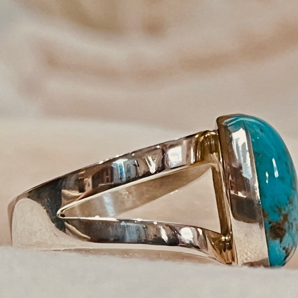 Turquoise Stone Silver Ring - Picture 6 of 11